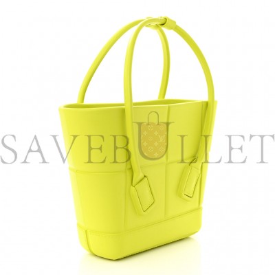 BOTTEGA VENETA RUBBER MAXI INTRECCIATO MINI ARCO KIWI GREEN  (21*18*8cm)