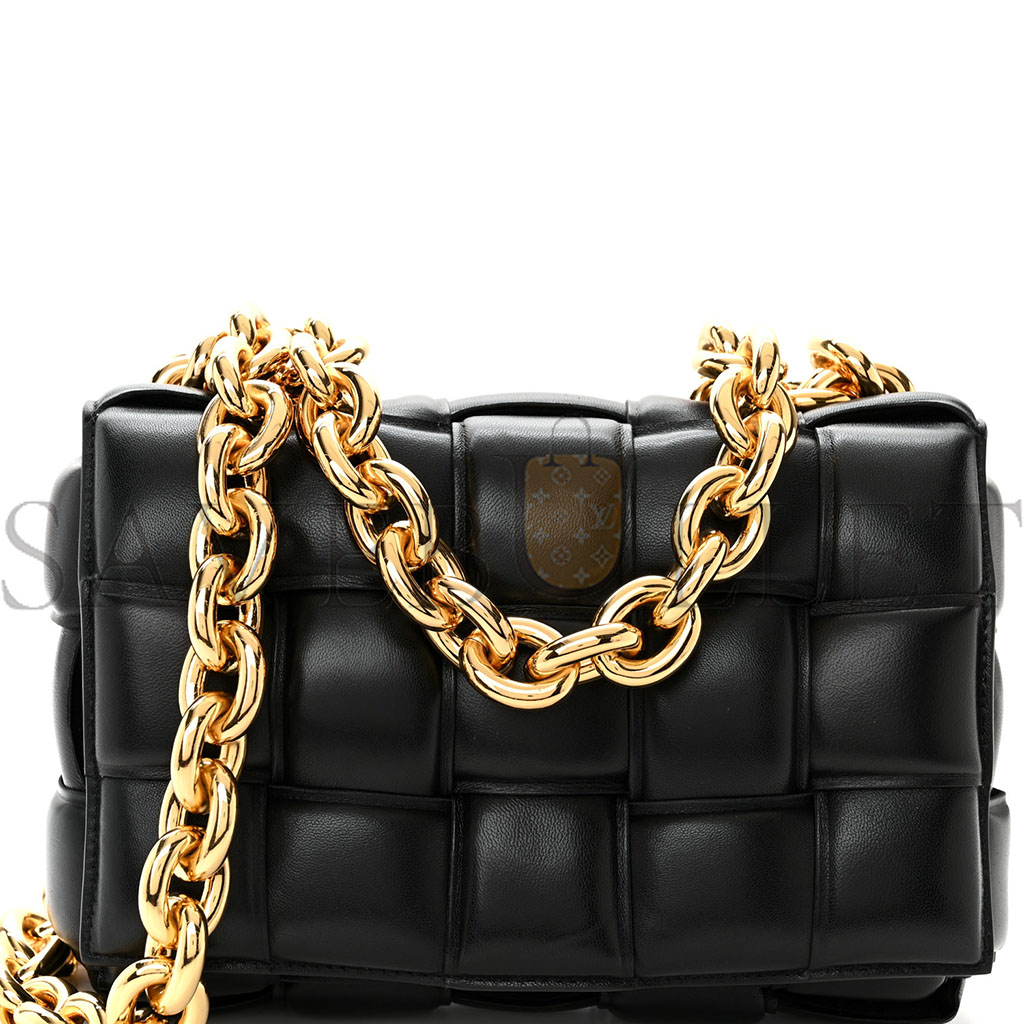 BOTTEGA VENETA LAMBSKIN MAXI INTRECCIO PADDED CHAIN CASSETTE CROSSBODY BAG BLACK (25*17*8cm) BOTTEGA VENETA LAMBSKIN MAXI INTRECCIO PADDED CHAIN CASSETTE CROSSBODY BAG BLACK (25*17*8cm)