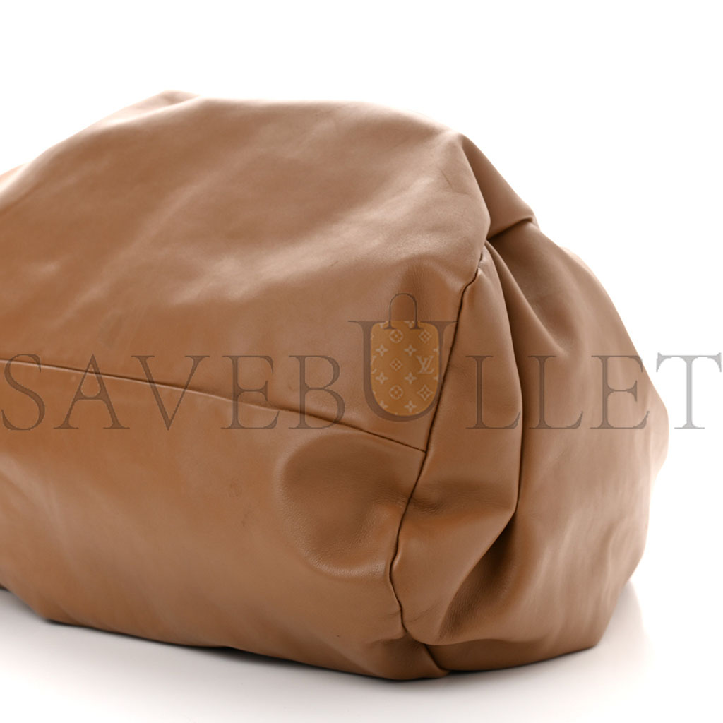 BOTTEGA VENETA SMOOTH BUTTER CALFSKIN LARGE THE SHOULDER POUCH TEAK (52*25*15cm) BOTTEGA VENETA SMOOTH BUTTER CALFSKIN LARGE THE SHOULDER POUCH TEAK (52*25*15cm)