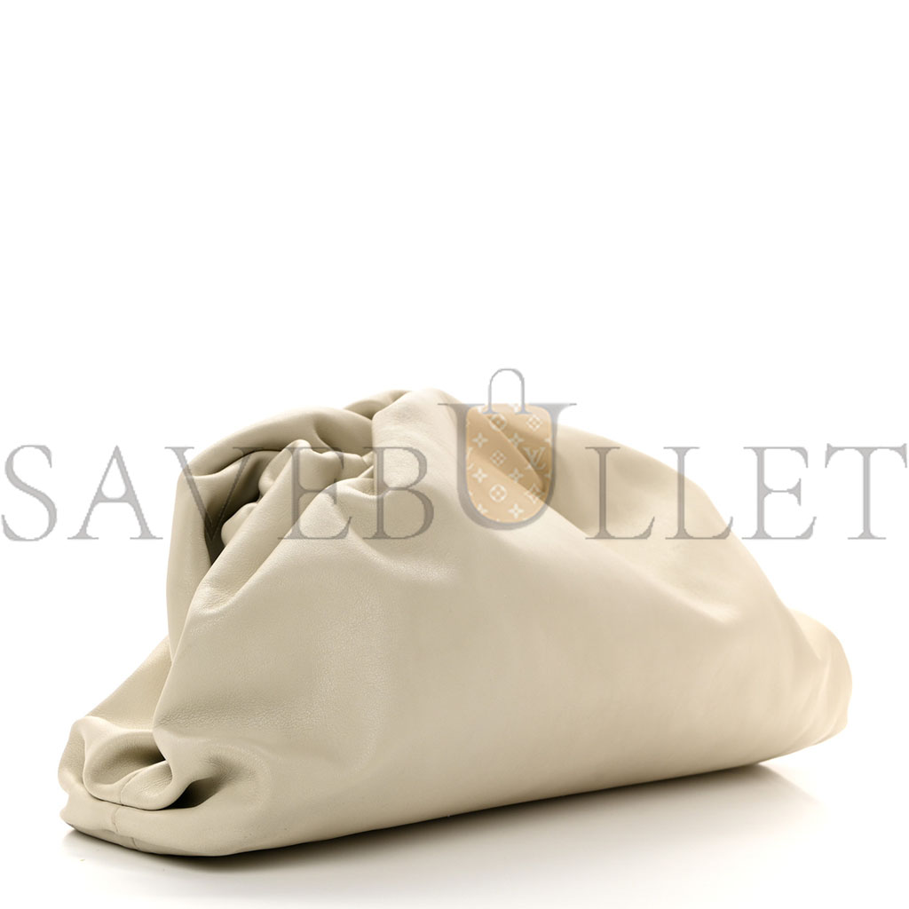 BOTTEGA VENETA SMOOTH BUTTER CALF THE POUCH OVERSIZED CLUTCH PLASTER (37*22*8cm) BOTTEGA VENETA SMOOTH BUTTER CALF THE POUCH OVERSIZED CLUTCH PLASTER (37*22*8cm)