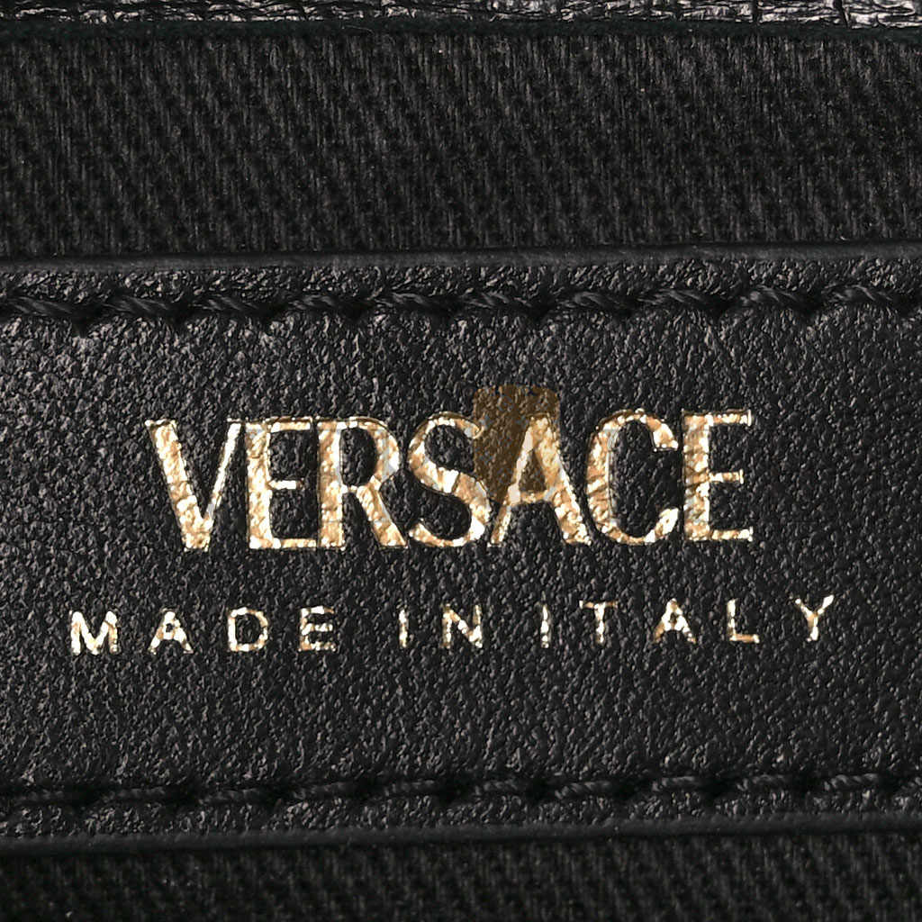 VERSACE NAPPA QUILTED VIRTUS SHOULDER BAG BLACK (20*13*6cm) VERSACE NAPPA QUILTED VIRTUS SHOULDER BAG BLACK (20*13*6cm)