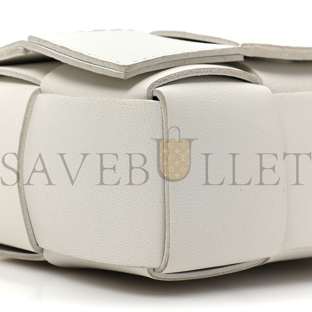 BOTTEGA VENETA LAMBSKIN MAXI INTRECCIATO EXTRA MINI CASSETTE CROSSBODY BAG WHITE (12*10*4cm) BOTTEGA VENETA LAMBSKIN MAXI INTRECCIATO EXTRA MINI CASSETTE CROSSBODY BAG WHITE (12*10*4cm)