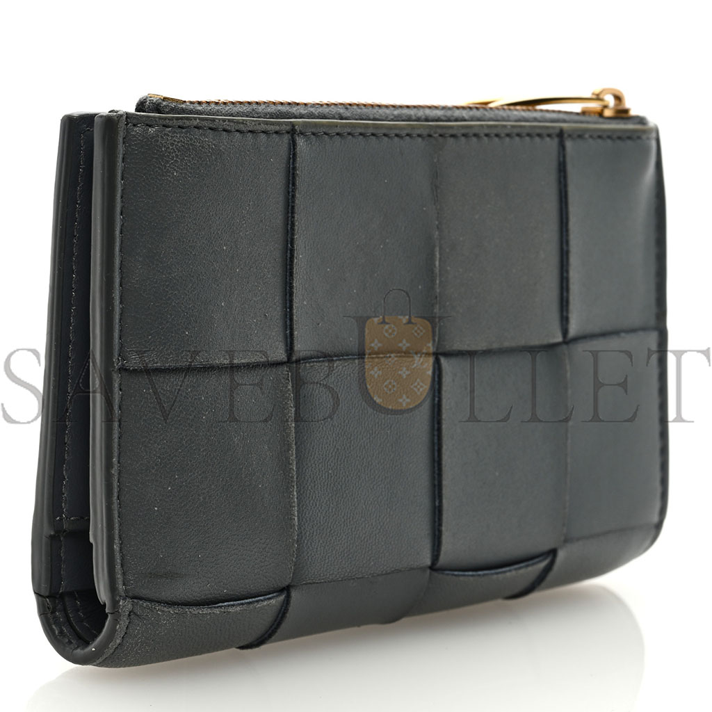 BOTTEGA VENETA NAPPA MAXI INTRECCIATO MEDIUM CASSETTE BIFOLD ZIP WALLET THUNDER (15*12*1cm) BOTTEGA VENETA NAPPA MAXI INTRECCIATO MEDIUM CASSETTE BIFOLD ZIP WALLET THUNDER (15*12*1cm)