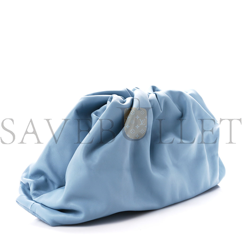 BOTTEGA VENETA SMOOTH BUTTER CALF THE POUCH OVERSIZED CLUTCH ICE (38*19*9cm) BOTTEGA VENETA SMOOTH BUTTER CALF THE POUCH OVERSIZED CLUTCH ICE (38*19*9cm)