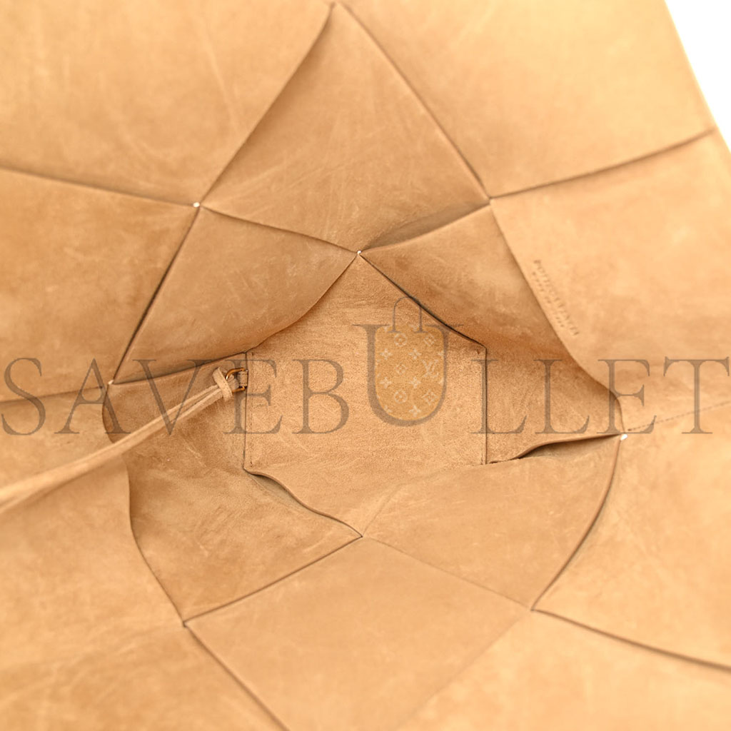 BOTTEGA VENETA SUEDE MAXI INTRECCIATO TOTE CANE SUGAR TAPIOCA 1428173 (32*17*9cm) BOTTEGA VENETA SUEDE MAXI INTRECCIATO TOTE CANE SUGAR TAPIOCA 1428173 (32*17*9cm)