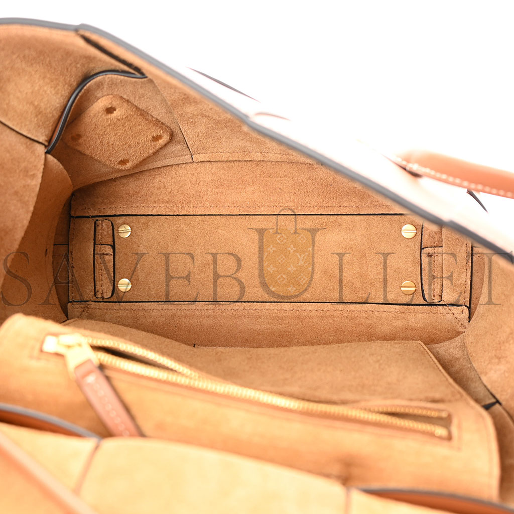 BOTTEGA VENETA FRENCH CALFSKIN MAXI INTRECCIATO ARCO 33 WOOD 1411686 (23*22*9cm) BOTTEGA VENETA FRENCH CALFSKIN MAXI INTRECCIATO ARCO 33 WOOD 1411686 (23*22*9cm)