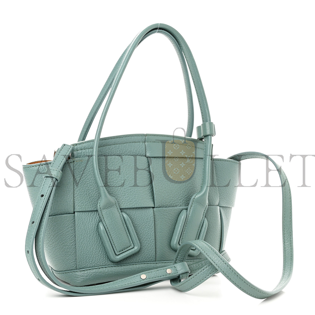 BOTTEGA VENETA GRAINED CALFSKIN MAXI INTRECCIATO ARCO 33 BLUE (22*22*9cm) BOTTEGA VENETA GRAINED CALFSKIN MAXI INTRECCIATO ARCO 33 BLUE (22*22*9cm)
