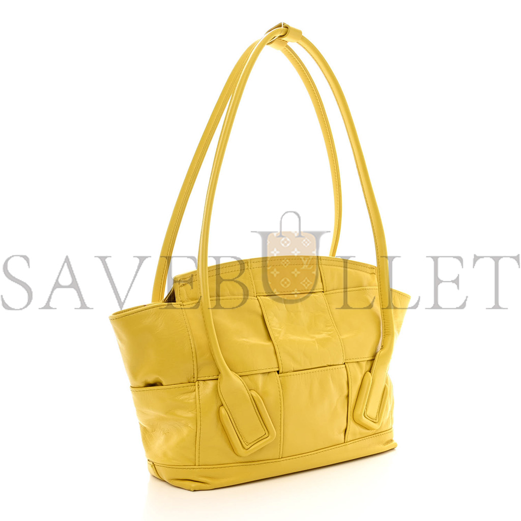 BOTTEGA VENETA PAPER CALFSKIN MAXI INTRECCIATO SMALL ARCO MIRABELLE (22*19*8cm) BOTTEGA VENETA PAPER CALFSKIN MAXI INTRECCIATO SMALL ARCO MIRABELLE (22*19*8cm)