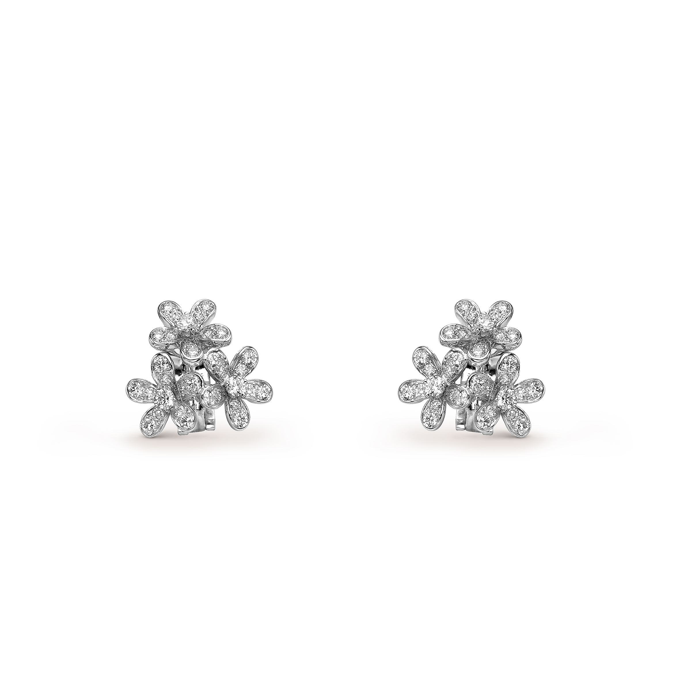 VAN CLEEF ARPELS SOCRATE EARRINGS, 3 FLOWERS - WHITE GOLD, DIAMOND VCARB14300 VAN CLEEF ARPELS SOCRATE EARRINGS, 3 FLOWERS - WHITE GOLD, DIAMOND VCARB14300