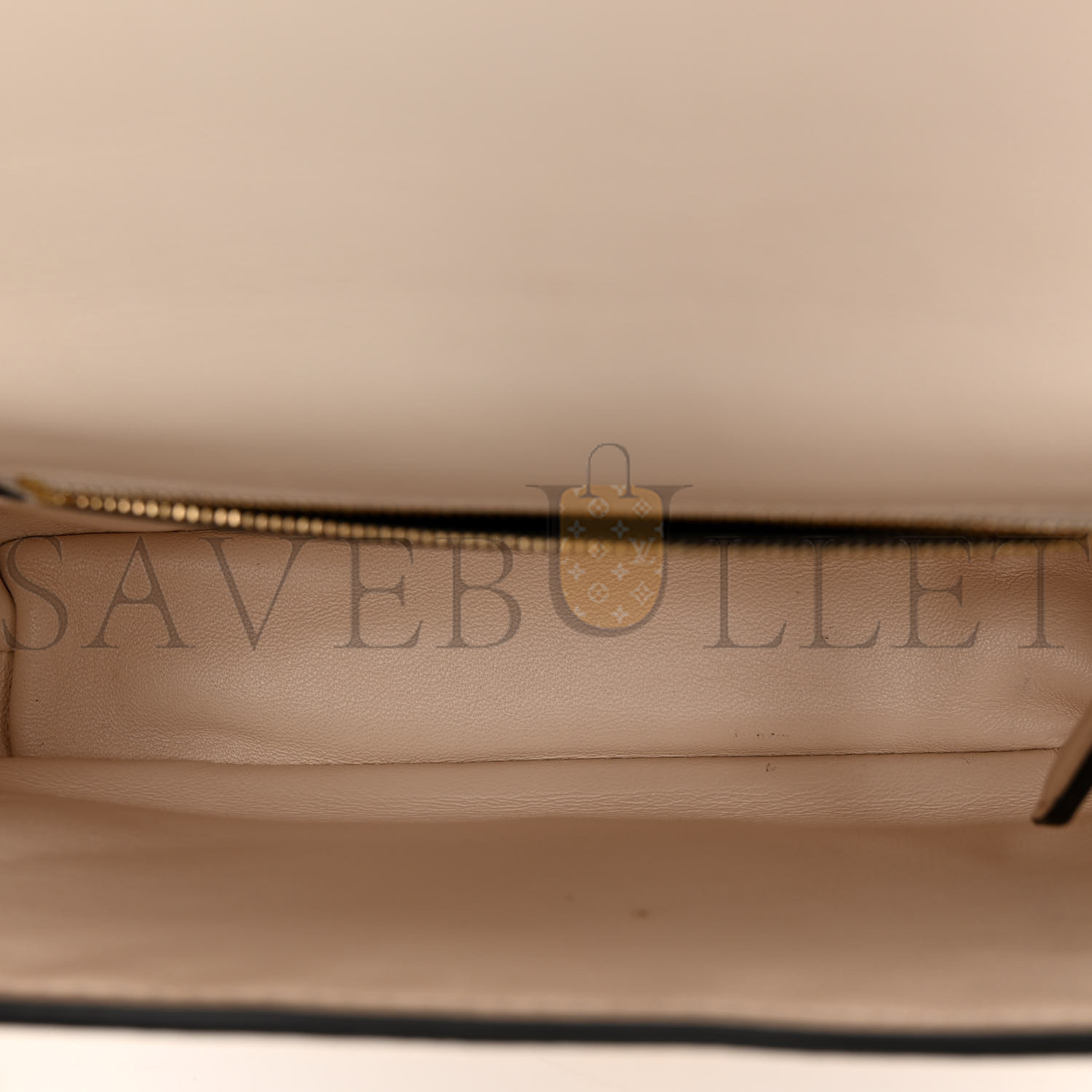 FENDI NAPPA SMALL FF EMBOSSED MIDI CHAIN BAGUETTE WHITE (23*13*6cm) FENDI NAPPA SMALL FF EMBOSSED MIDI CHAIN BAGUETTE WHITE (23*13*6cm)