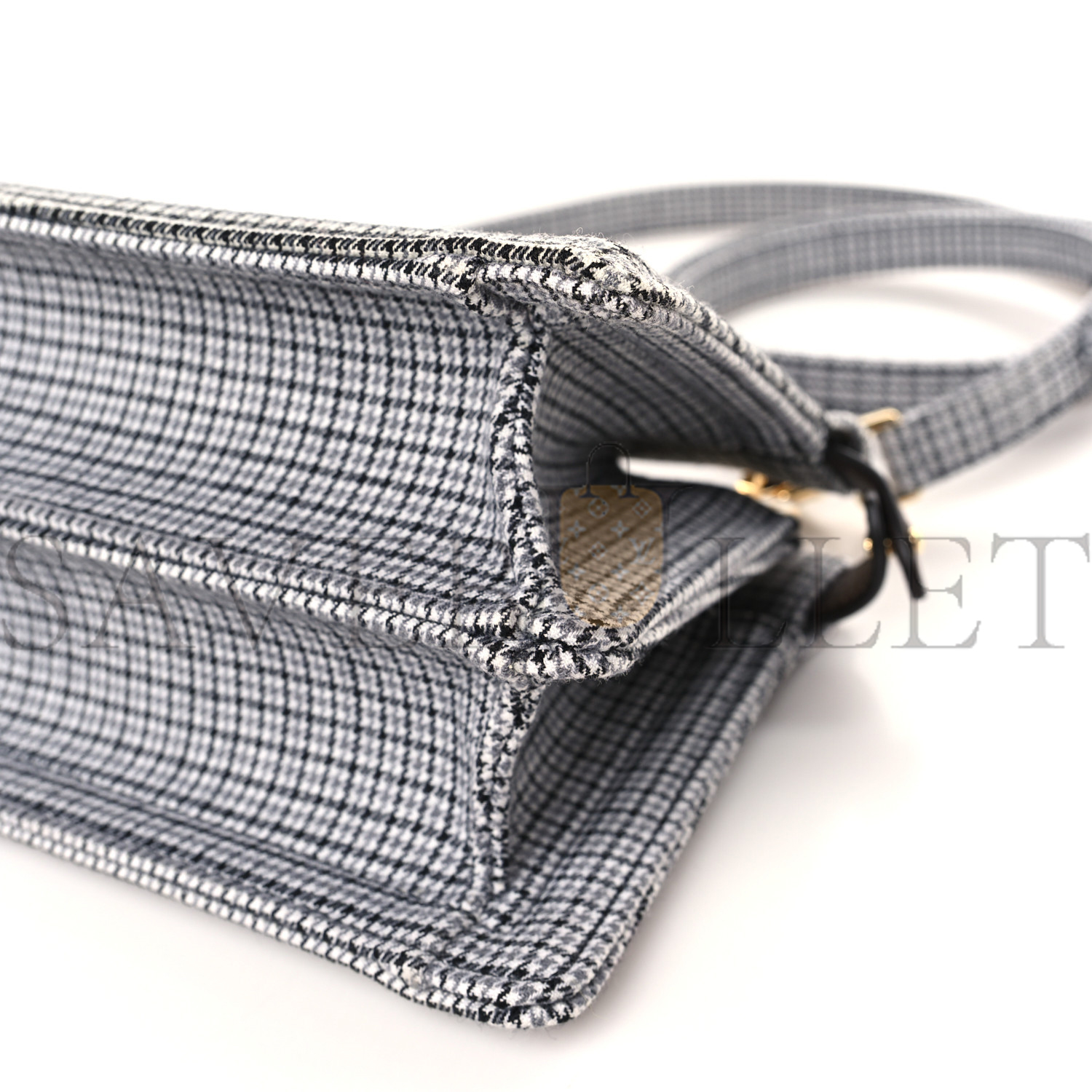FENDI WOOL FABRIC JACQUARD CUOIO SMALL HOUNDSTOOTH FF 1974 PETITE PEEKABOO I SEE U SATCHEL GRIGIO ANTHRACITE (20*15*11cm) FENDI WOOL FABRIC JACQUARD CUOIO SMALL HOUNDSTOOTH FF 1974 PETITE PEEKABOO I SEE U SATCHEL GRIGIO ANTHRACITE (20*15*11cm)