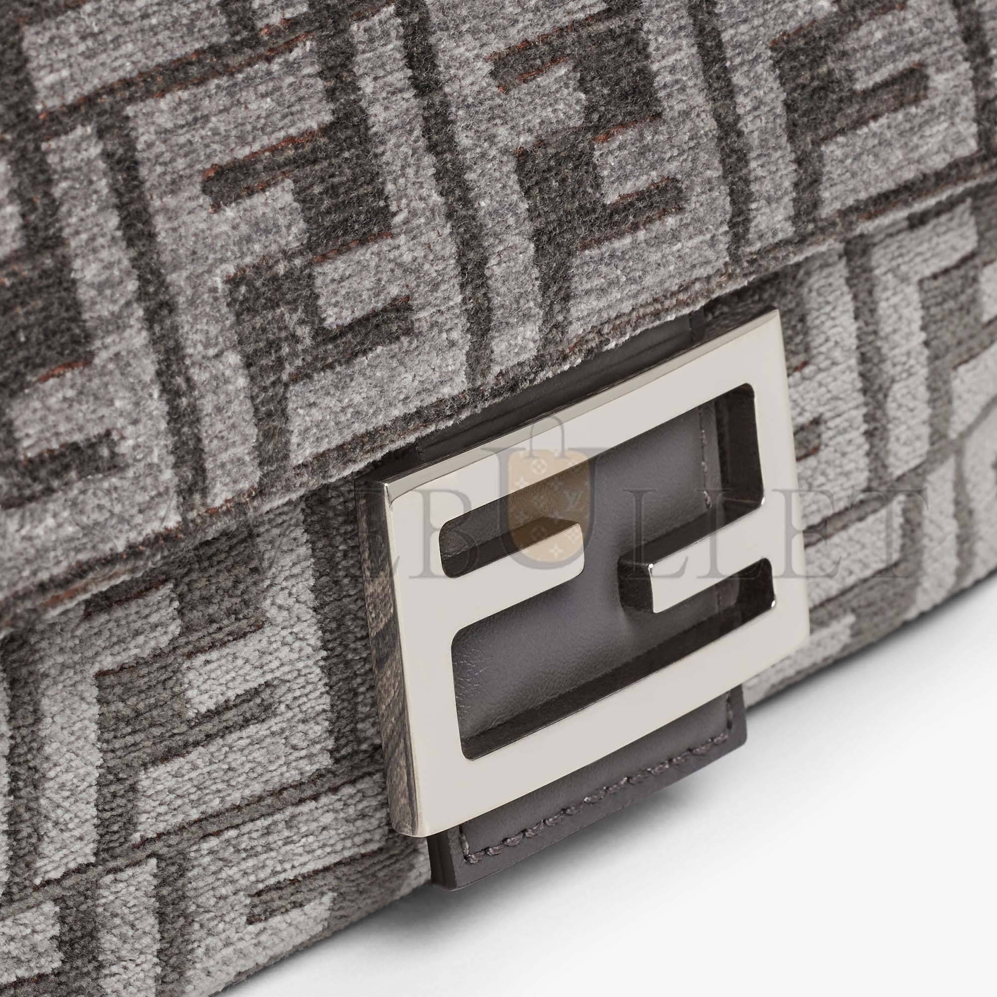 FENDI BAGUETTE CHAIN MIDI - DARK GRAY FF TAPESTRY FABRIC BAG 8BR793ALG7F1HZO (24*14.5*7cm) FENDI BAGUETTE CHAIN MIDI - DARK GRAY FF TAPESTRY FABRIC BAG 8BR793ALG7F1HZO (24*14.5*7cm)