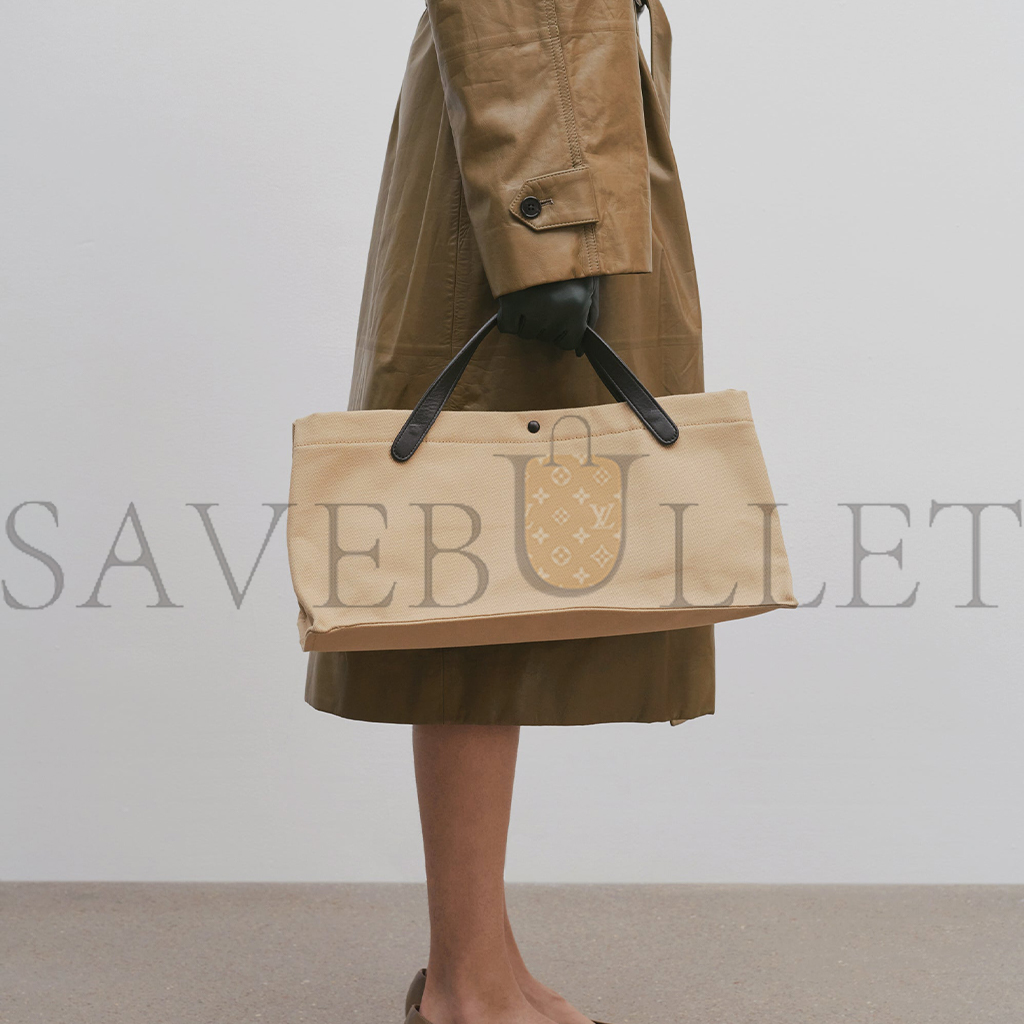 THE ROW IDAHO BAG IN COTTON BEIGE W1593W253BGSH (35*20*17cm) THE ROW IDAHO BAG IN COTTON BEIGE W1593W253BGSH (35*20*17cm)
