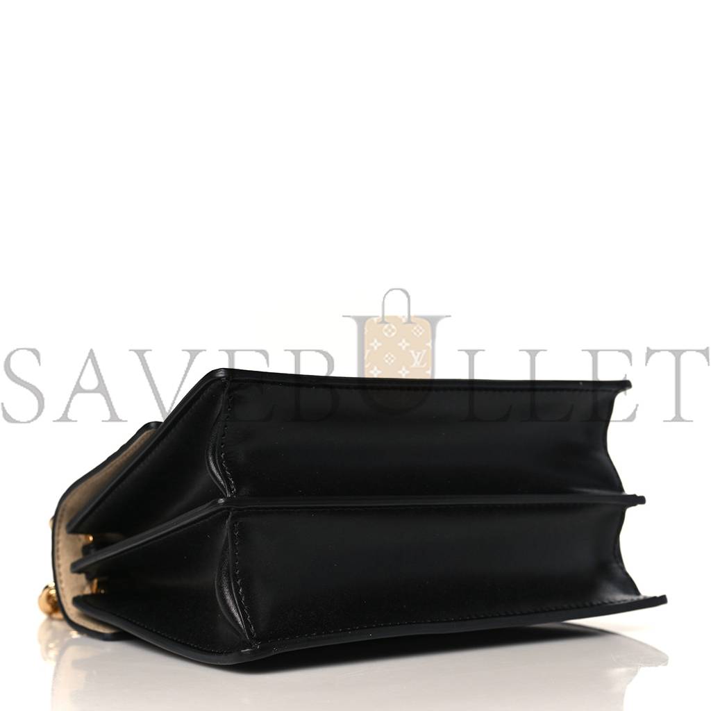 FENDI VITELLO LIBERTY BI-COLOR FF 1974 EMBOSSED SMALL KAN I SHOULDER BAG BLACK MAYA (19*16*9cm) FENDI VITELLO LIBERTY BI-COLOR FF 1974 EMBOSSED SMALL KAN I SHOULDER BAG BLACK MAYA (19*16*9cm)