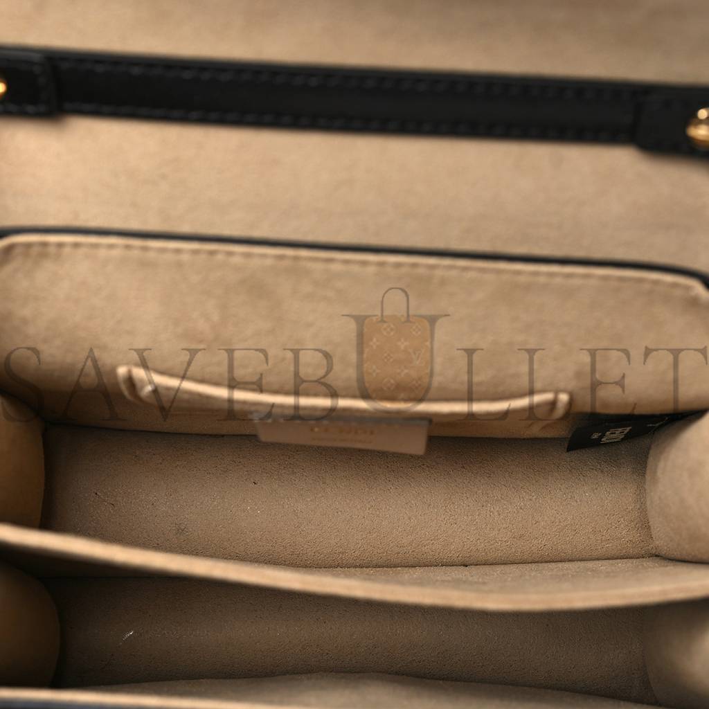 FENDI VITELLO LIBERTY BI-COLOR FF 1974 EMBOSSED SMALL KAN I SHOULDER BAG BLACK MAYA (19*16*9cm) FENDI VITELLO LIBERTY BI-COLOR FF 1974 EMBOSSED SMALL KAN I SHOULDER BAG BLACK MAYA (19*16*9cm)