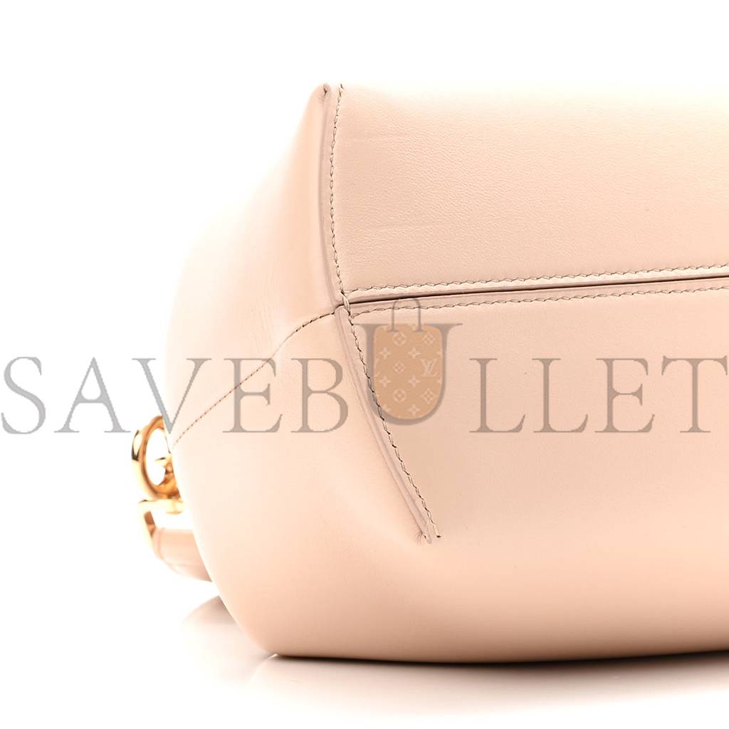 FENDI SHINY NAPPA MEDIUM FENDI FIRST POUDRE (32*25*10cm) FENDI SHINY NAPPA MEDIUM FENDI FIRST POUDRE (32*25*10cm)