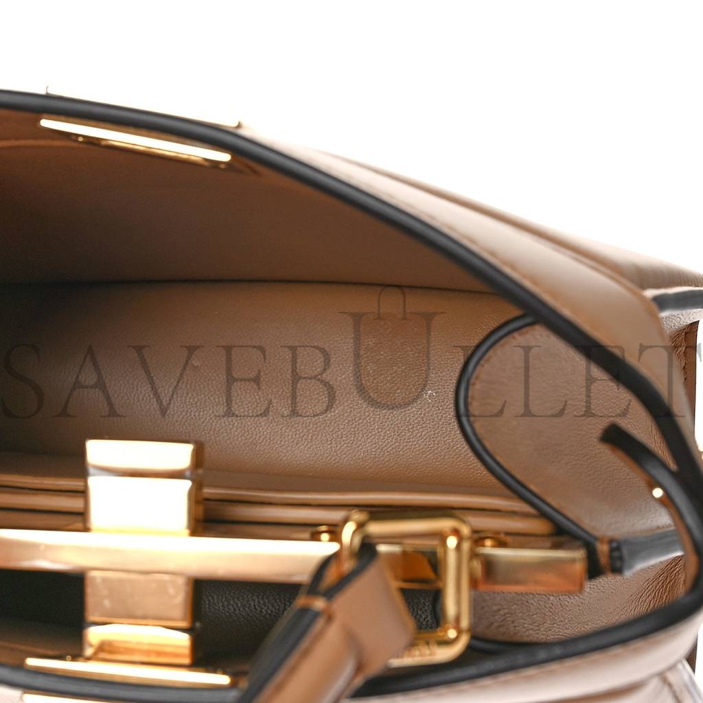 FENDI SHINY NAPPA PETITE PEEKABOO I SEE U SATCHEL MIELE SCURO (20*15*9cm) FENDI SHINY NAPPA PETITE PEEKABOO I SEE U SATCHEL MIELE SCURO (20*15*9cm)